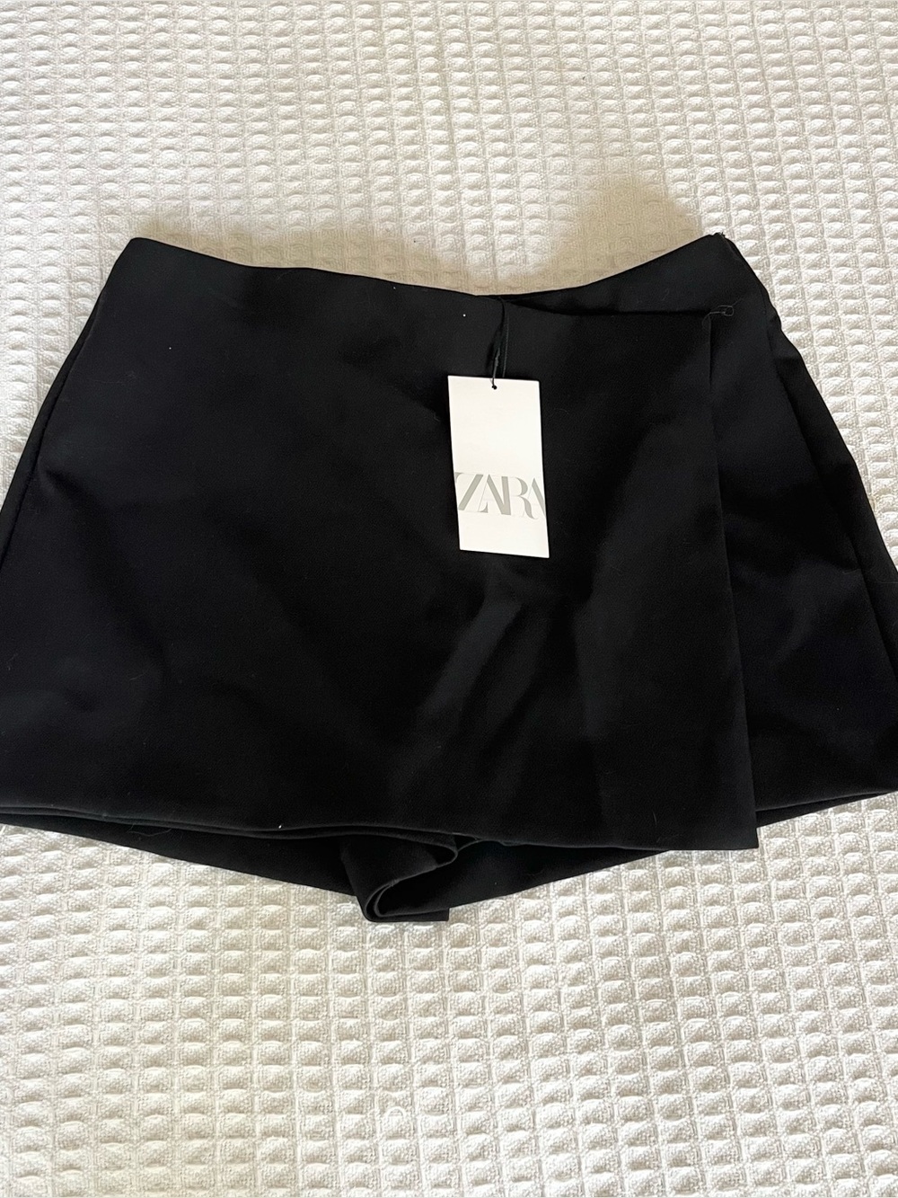 Zara black skort NWT size large